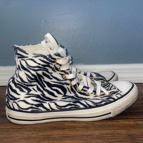 Zebra print fuzzy chuck taylor high top converse lace up sneakers - Picture 9 of 9